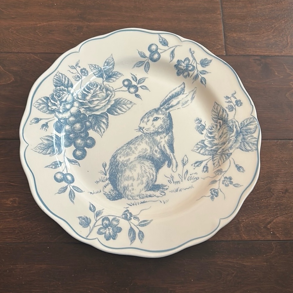 Set Of 2 Easter Bunny Scalloped Ceramic Dinner Plates New Blue Floral 11.5”